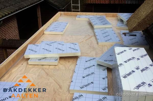 PIR isolatieplaten leggen op plat dak in Aalten PIR isolatieplaten leggen op plat dak in Aalten