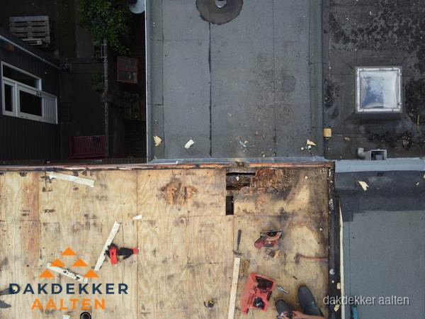 Dakschade en renovatie plat dak vanuit de lucht in Aalten Dakschade en renovatie plat dak vanuit de lucht in Aalten