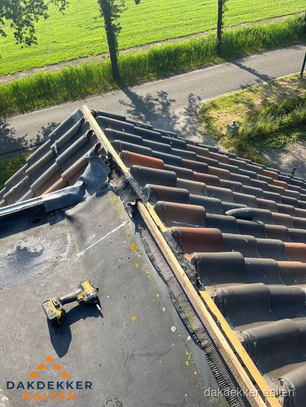 Kosten dakgoot vervangen: werkzaamheden aan dakrand in Aalten Kosten dakgoot vervangen: werkzaamheden aan dakrand in Aalten