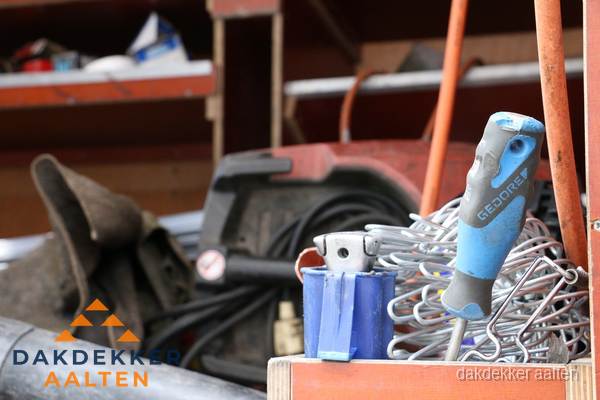 Professioneel gereedschap van dakdekker in Aalten Professioneel gereedschap van dakdekker in Aalten